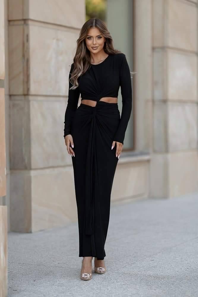 BLACK SIMPLE MIDI DRESS WITH A CUT OUT