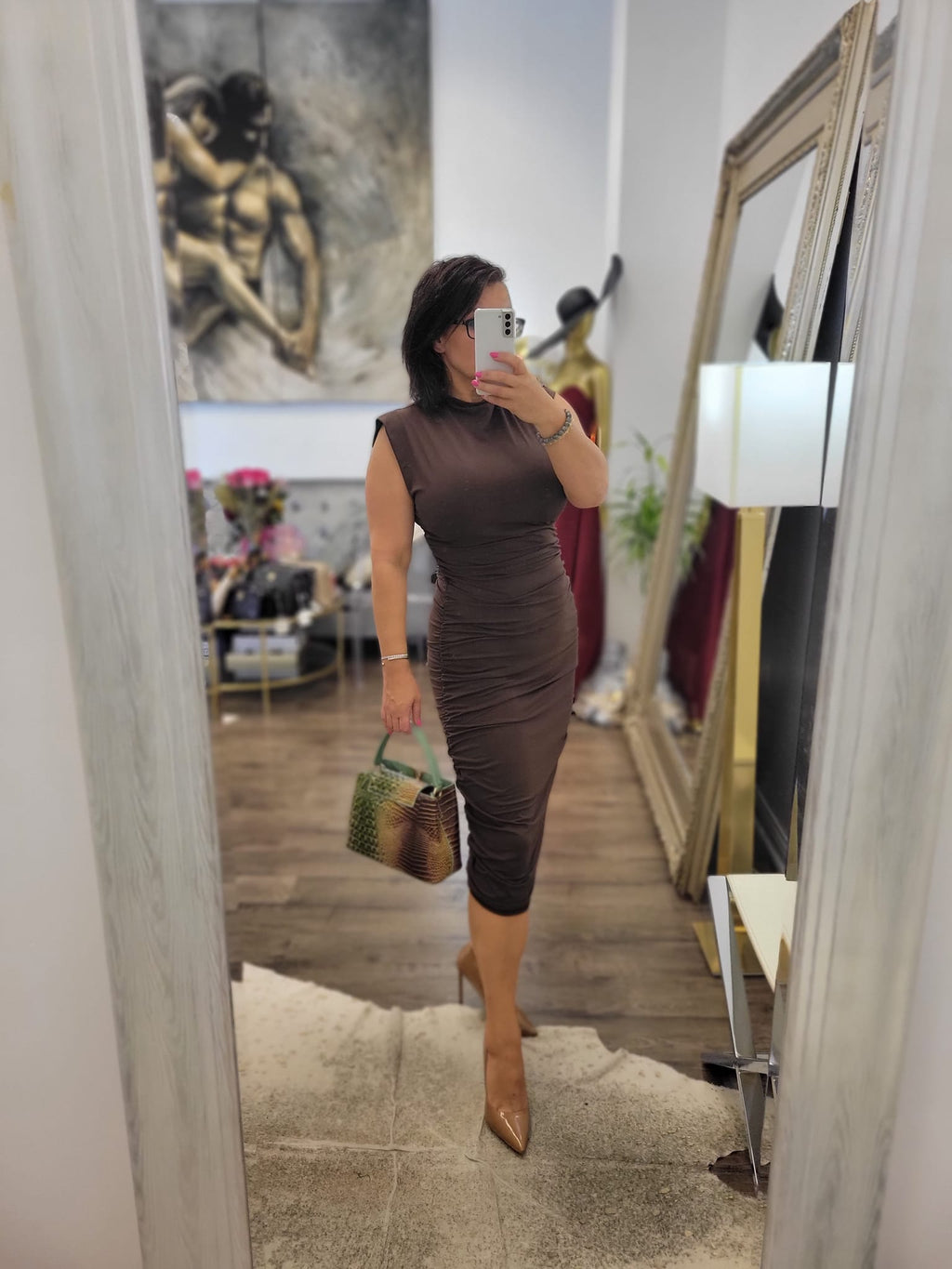 CHOCOLATE BROWN MIDI DRESS WITH HIGH NECK AND SIDE RUSHING