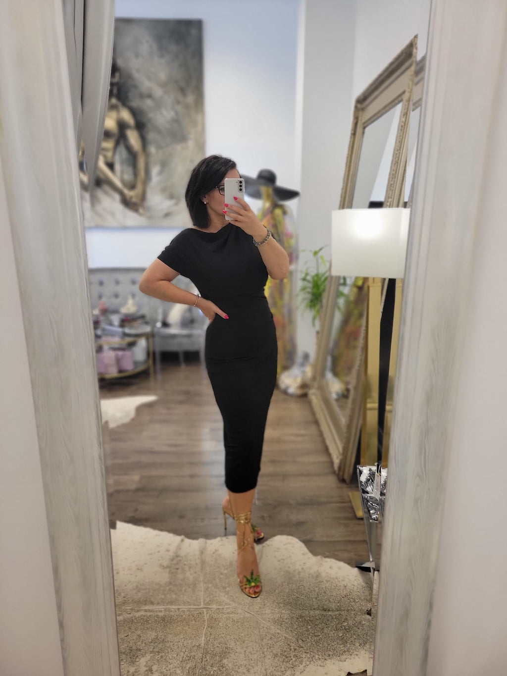 BLACK SIMPLE MIDI DRESS WITH SIDE RUSHING