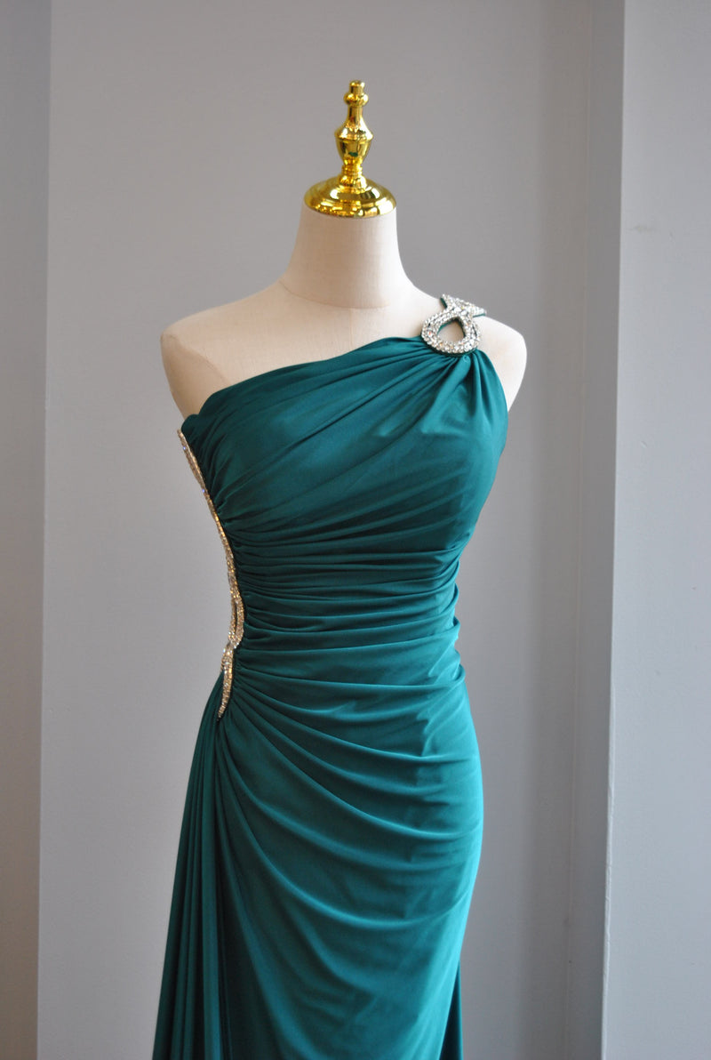 EMERALD GREEN LONG EVENING GOWN