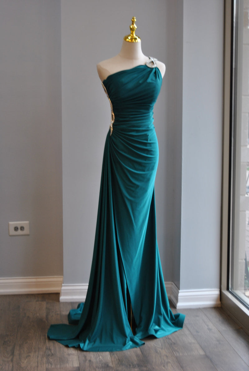 EMERALD GREEN LONG EVENING GOWN