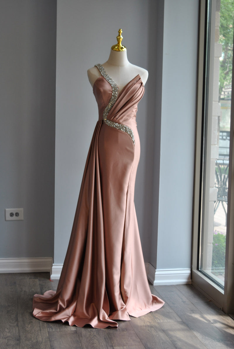 ROSE PINK EVENING GOWN WITH CRYSTALS