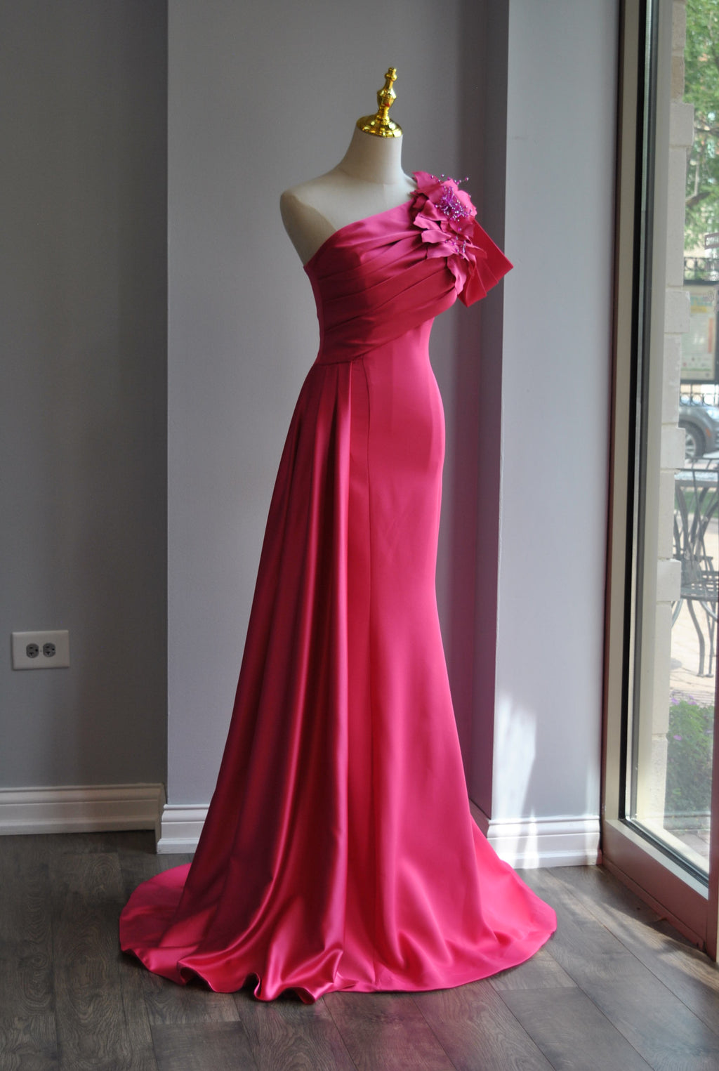 FUCHSIA LONG EVENING GOWN WITH SIDE FLOWER