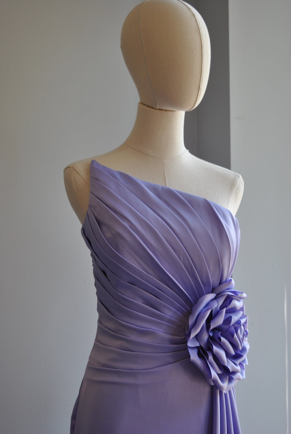 LAVENDER LONG EVENING DRESS WITH SIDE FLOWER