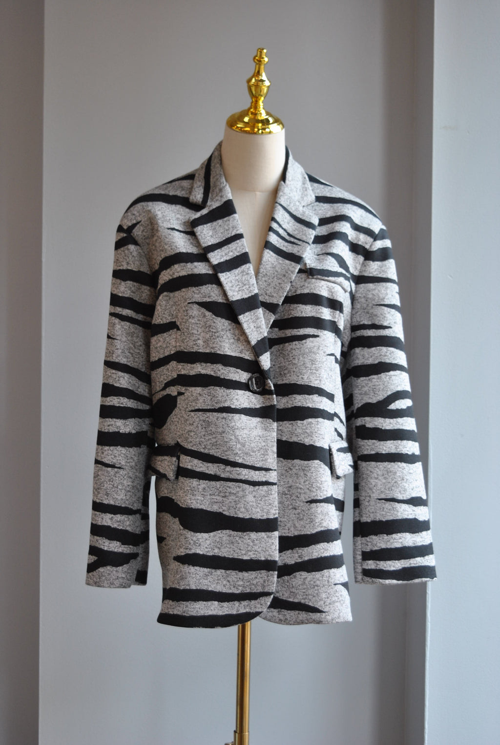 CLEARANCE - ZEBRA PRINT LOOSE JACKET