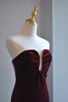 BURGUNDY VELVET MIDI STRAPLESS DRESS