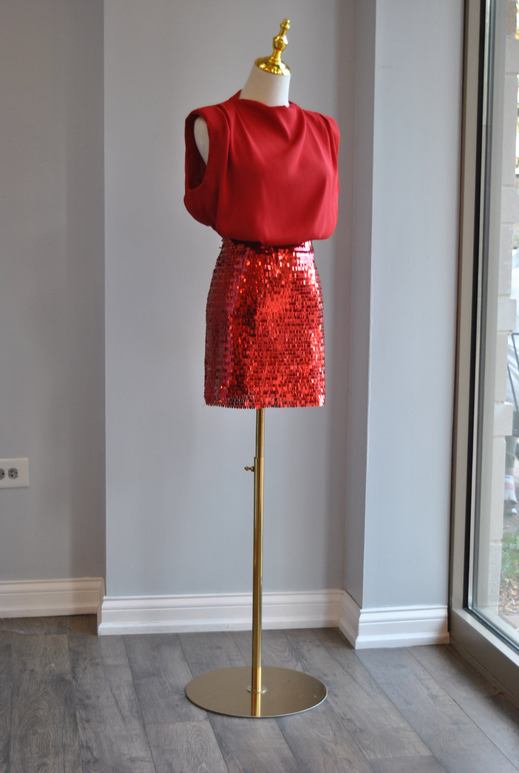 RED MINI PARTY DRESS WITH SEQUIN BOTTOM