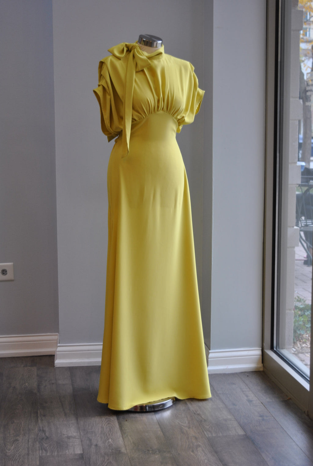 MUSTARD LONG DRESS WITH DOLMAN SLEEVES AND TIE NECK