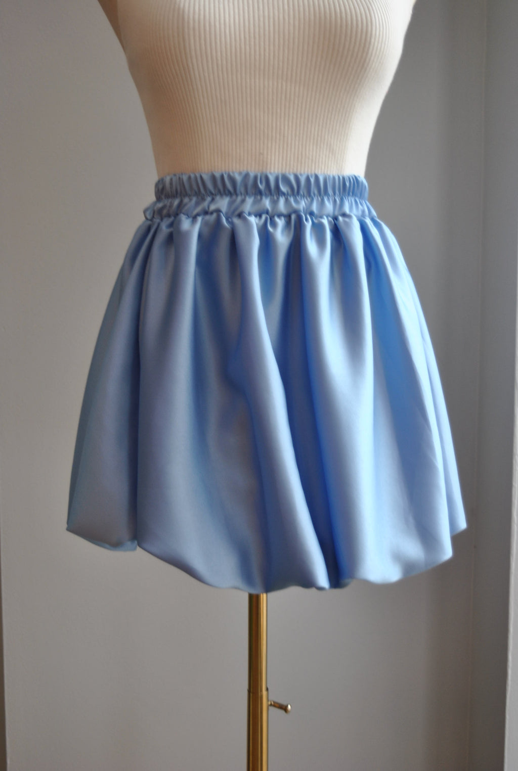 LIGHT BLUE SILKY MINI SKIRT