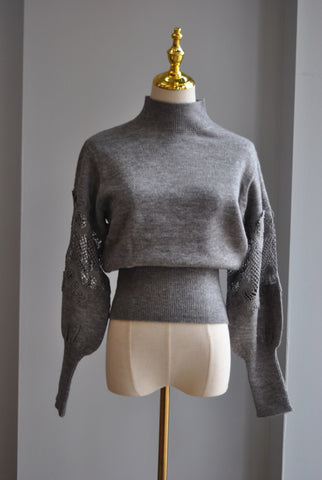 CLEARANCE - BEIGE TURTLENECK STYLE CROPPED SWEATER