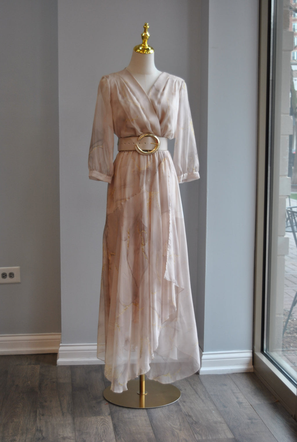 BEIGE SUMMER MAXI WITH A BELT