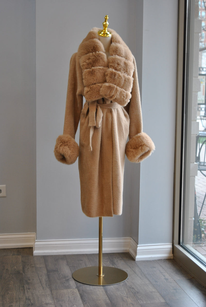 CARAMEL ALPAKA COAT WITH A BELT AND DETACHABLE FUR