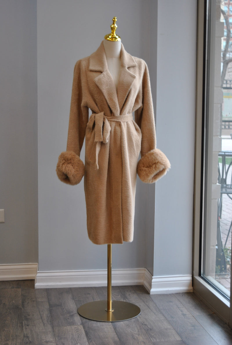 CARAMEL ALPAKA COAT WITH A BELT AND DETACHABLE FUR