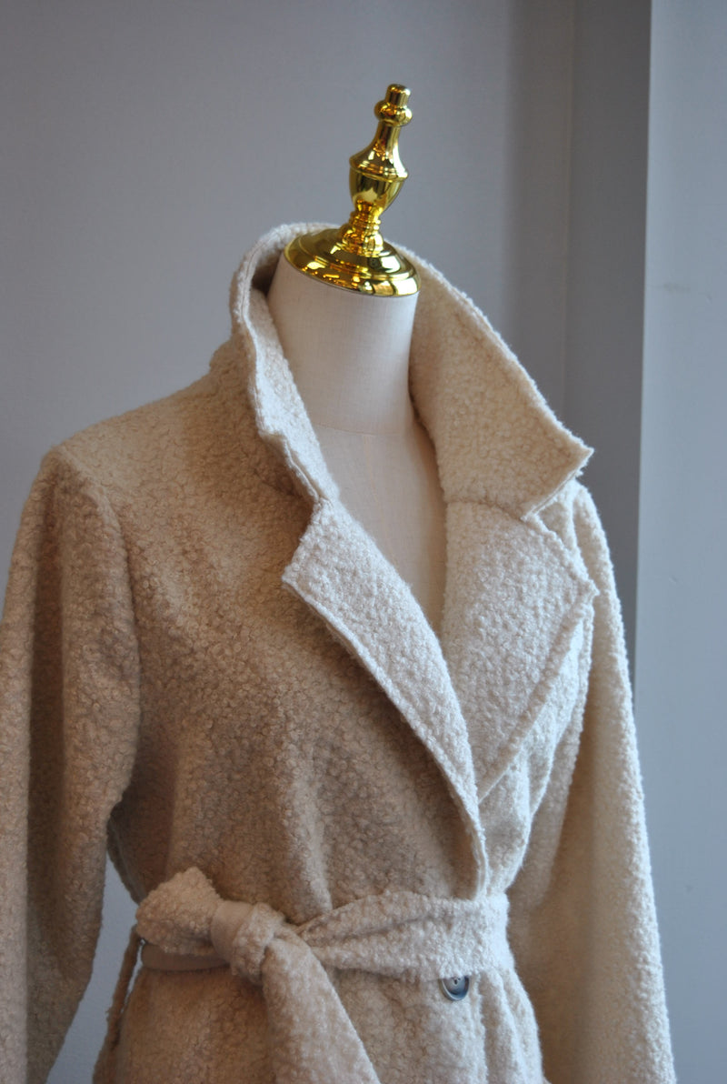 LIGHT BEIGE SPRING COAT