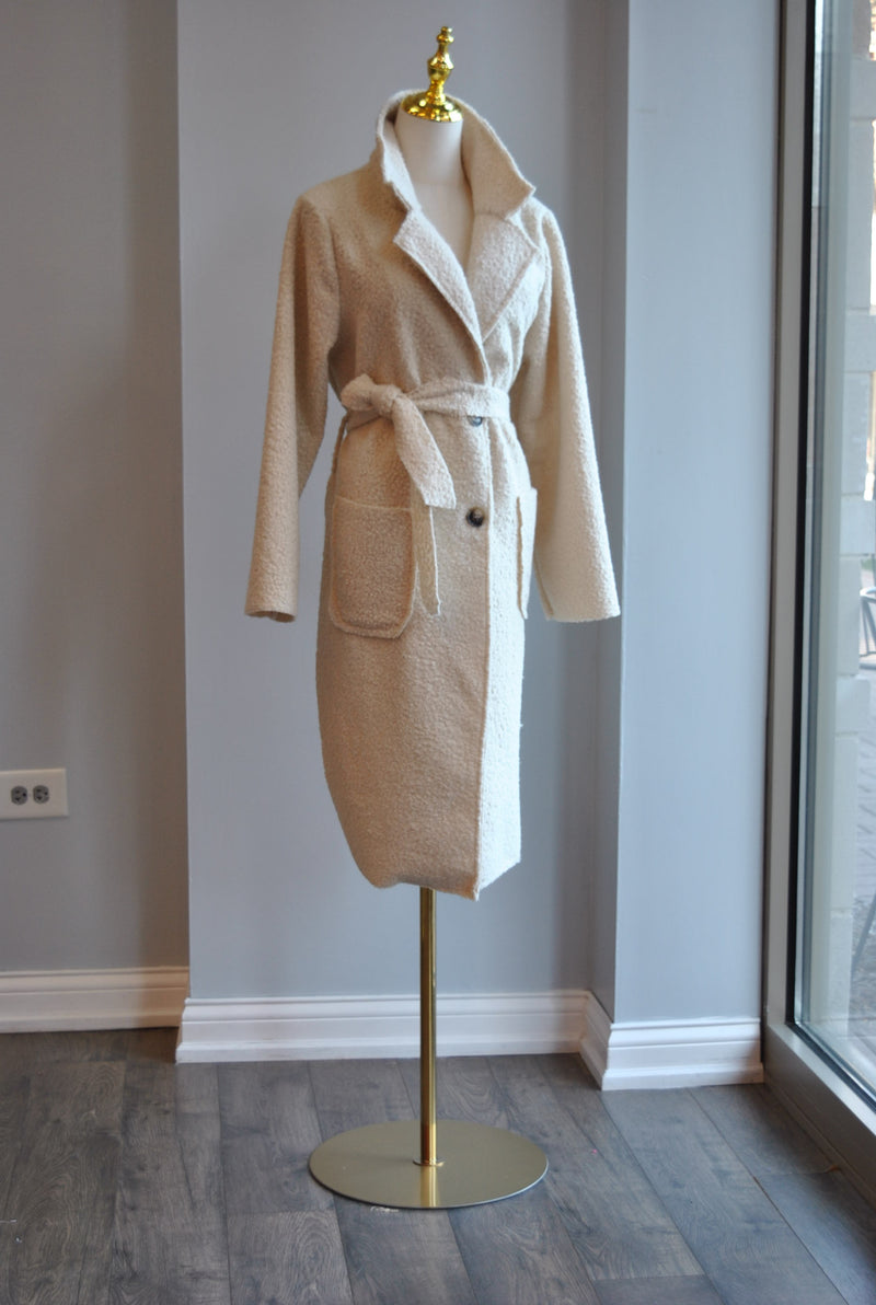 LIGHT BEIGE SPRING COAT