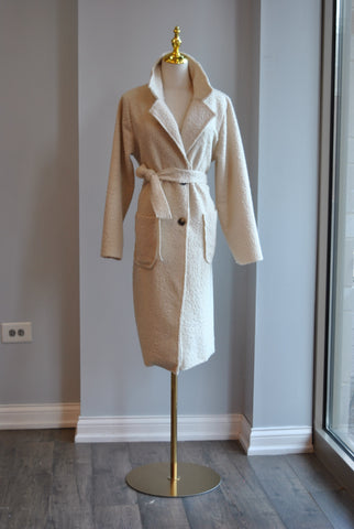 BEIGE SPRING COAT