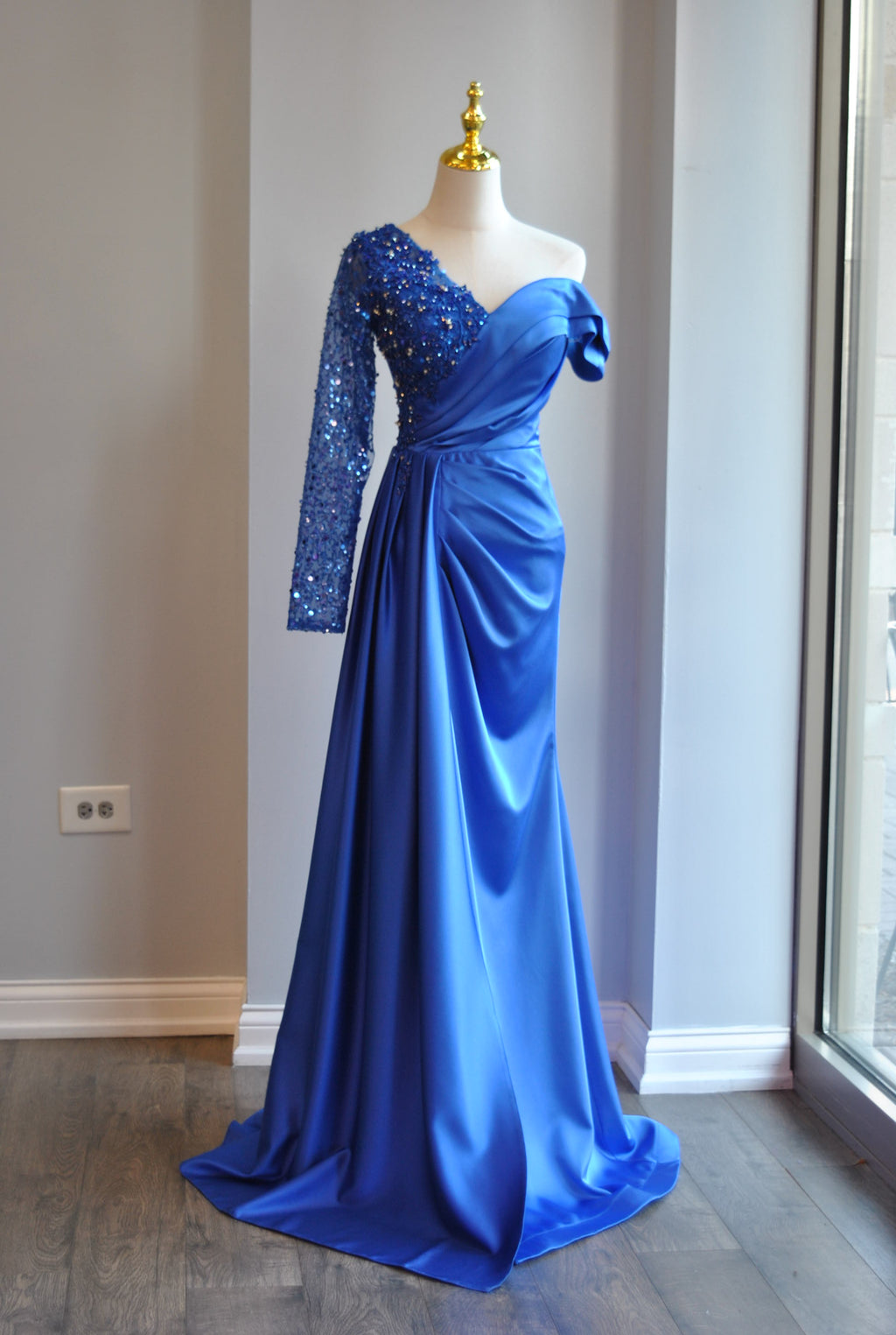 CLEARANCE - ROYAL BLUE LONG EVENING GOWN