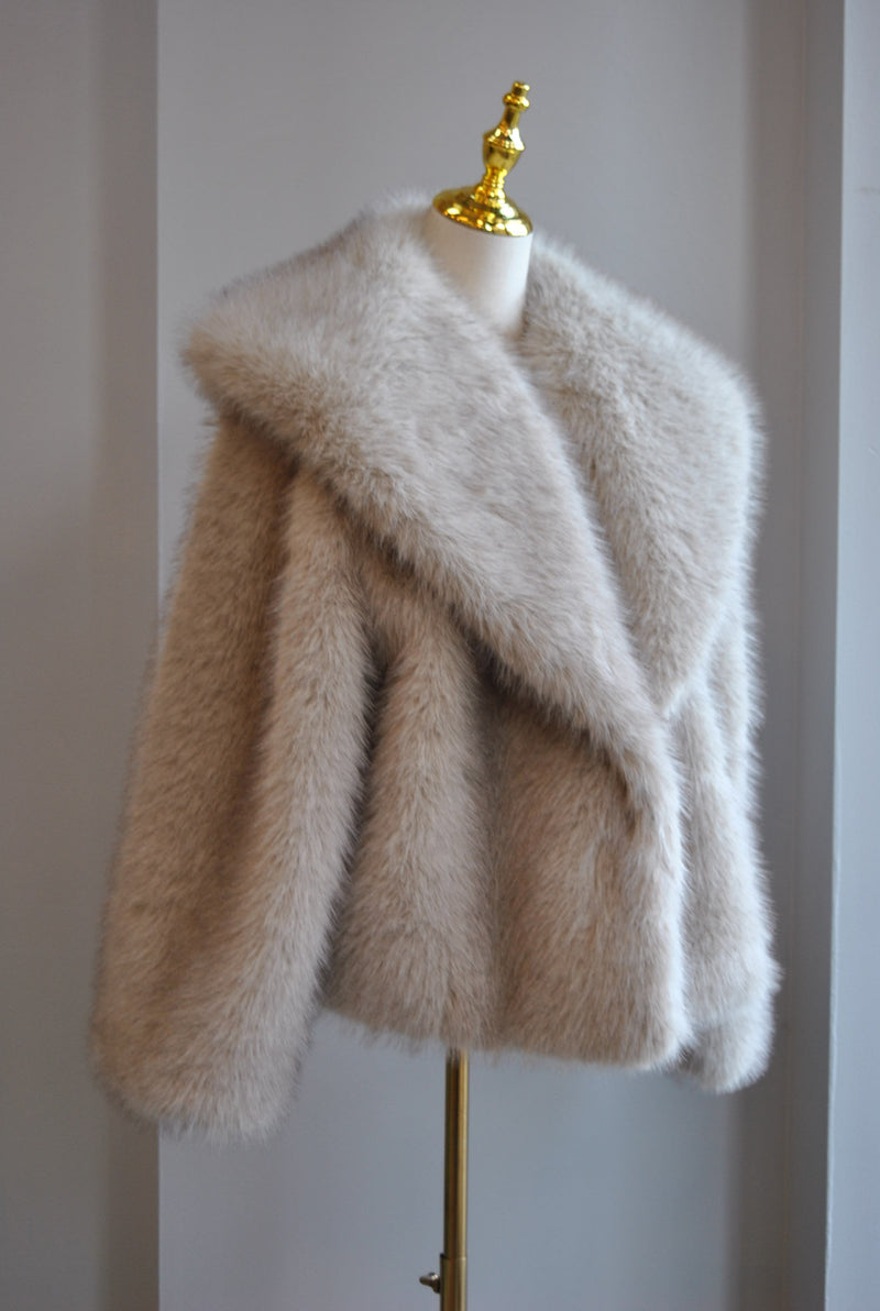 CLEARANCE - LIGHT BEIGE FAUX FUR OVERSIZED JACKET