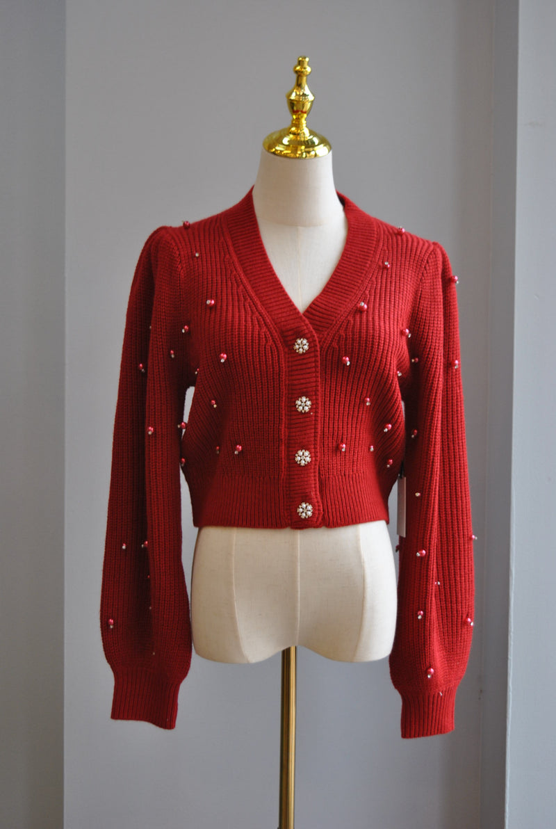 DARK RED CROPPED SWEATER WITH PEARLS