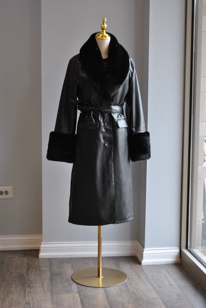 BLACK FAUX LEATHER AND FUAX FUR COAT WITH A BELT