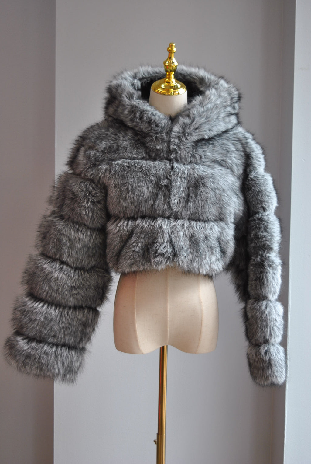 GREY FAUX FUR CROPPED JACKET WITH A HOODIE