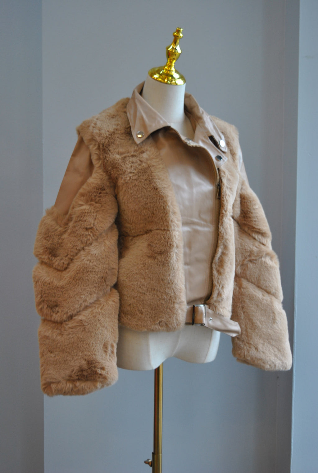 CARAMEL FAUX LEATHER AND FUR JACKET