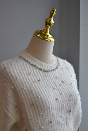 WHITE SWEATER WITH PEARLS AND CRYSTALS