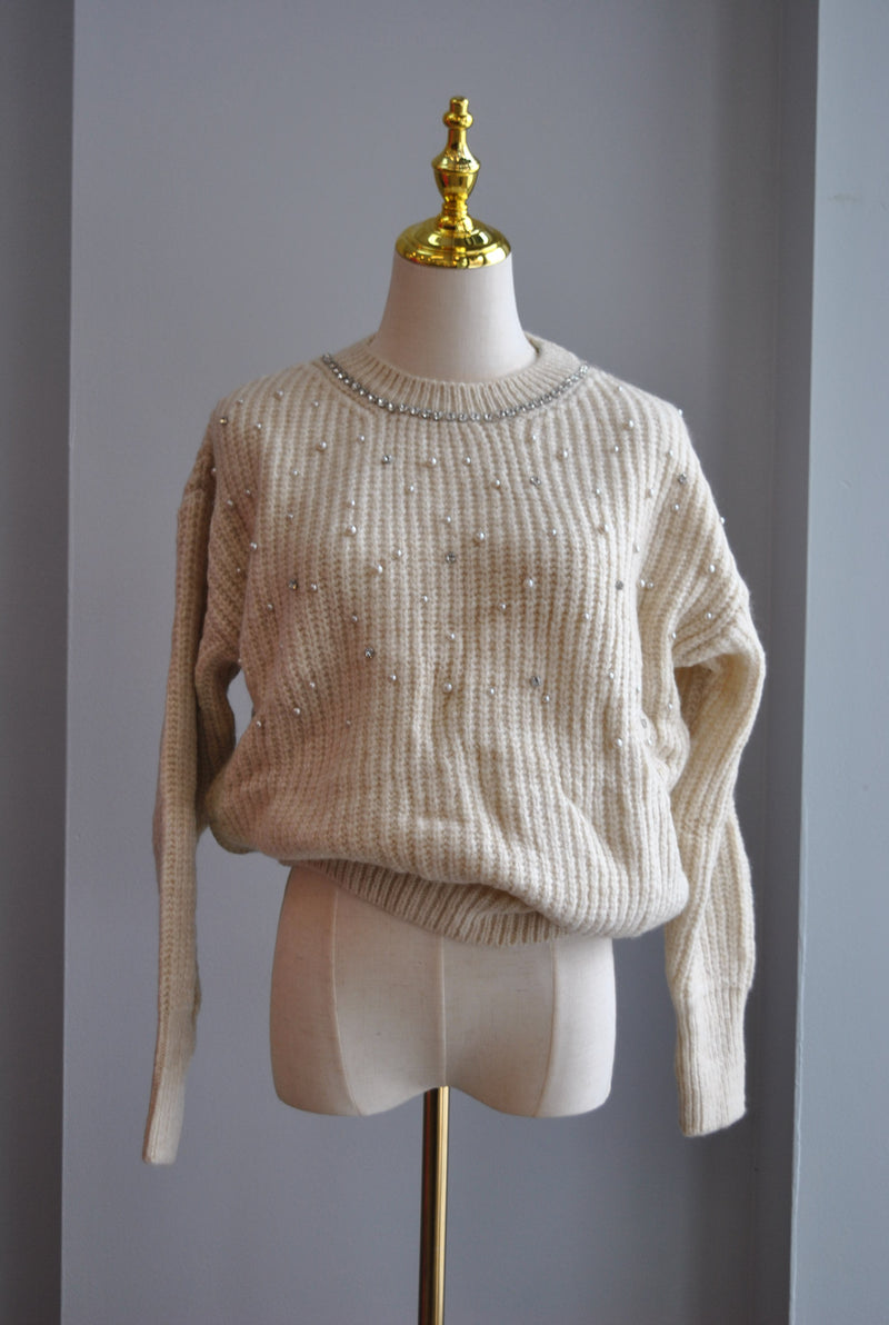 BEIGE SWEATER WITH PEARLS AND CRYSTALS