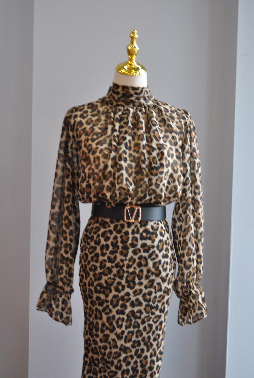 CHEETAH SET OF MAXI SKIRT AND A BLOUSE