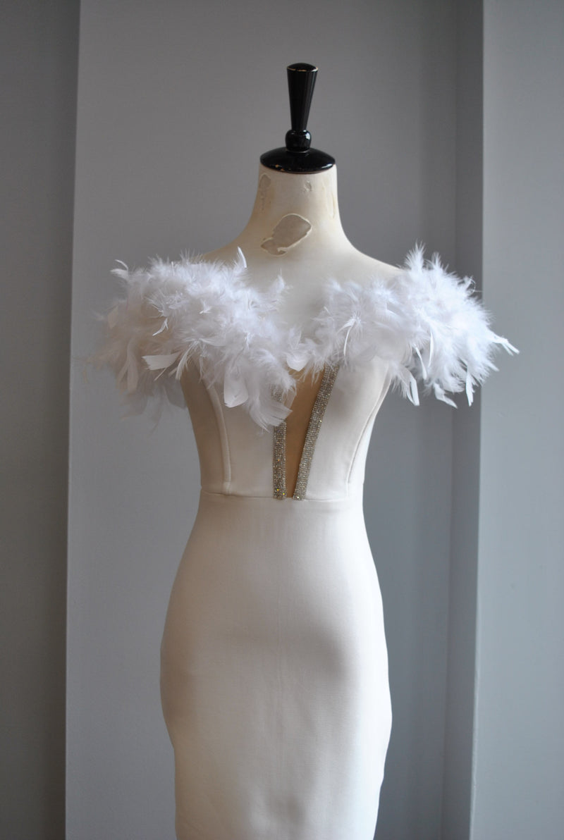 WHITE BANDAGE DRESS WITH FEATHERS