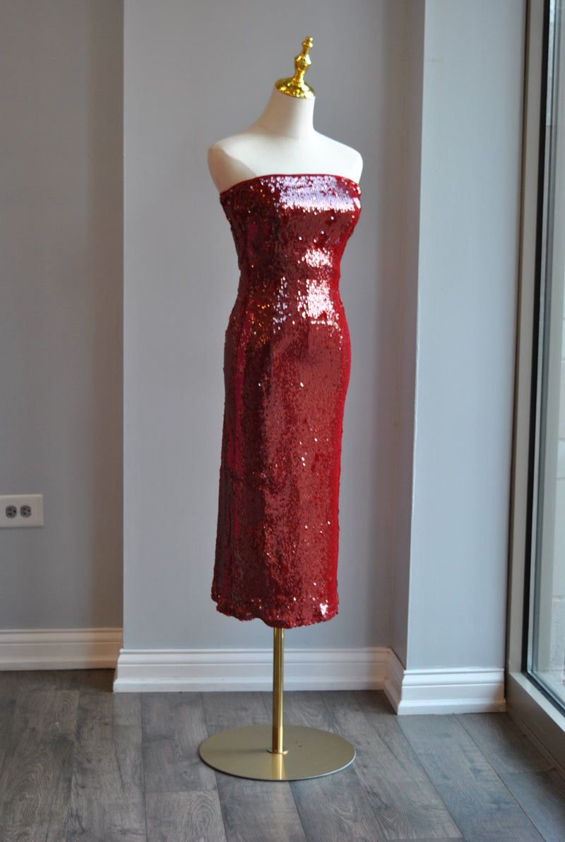 BURGUNDY SEQUIN STRAPLESS MIDI DRESS