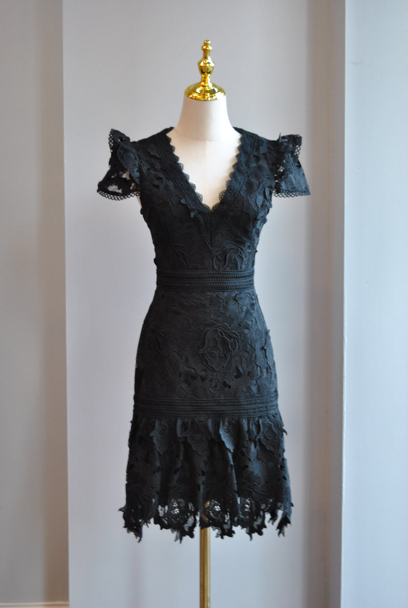 BLACK LACE DRESS WITH SHORT SLEEVES