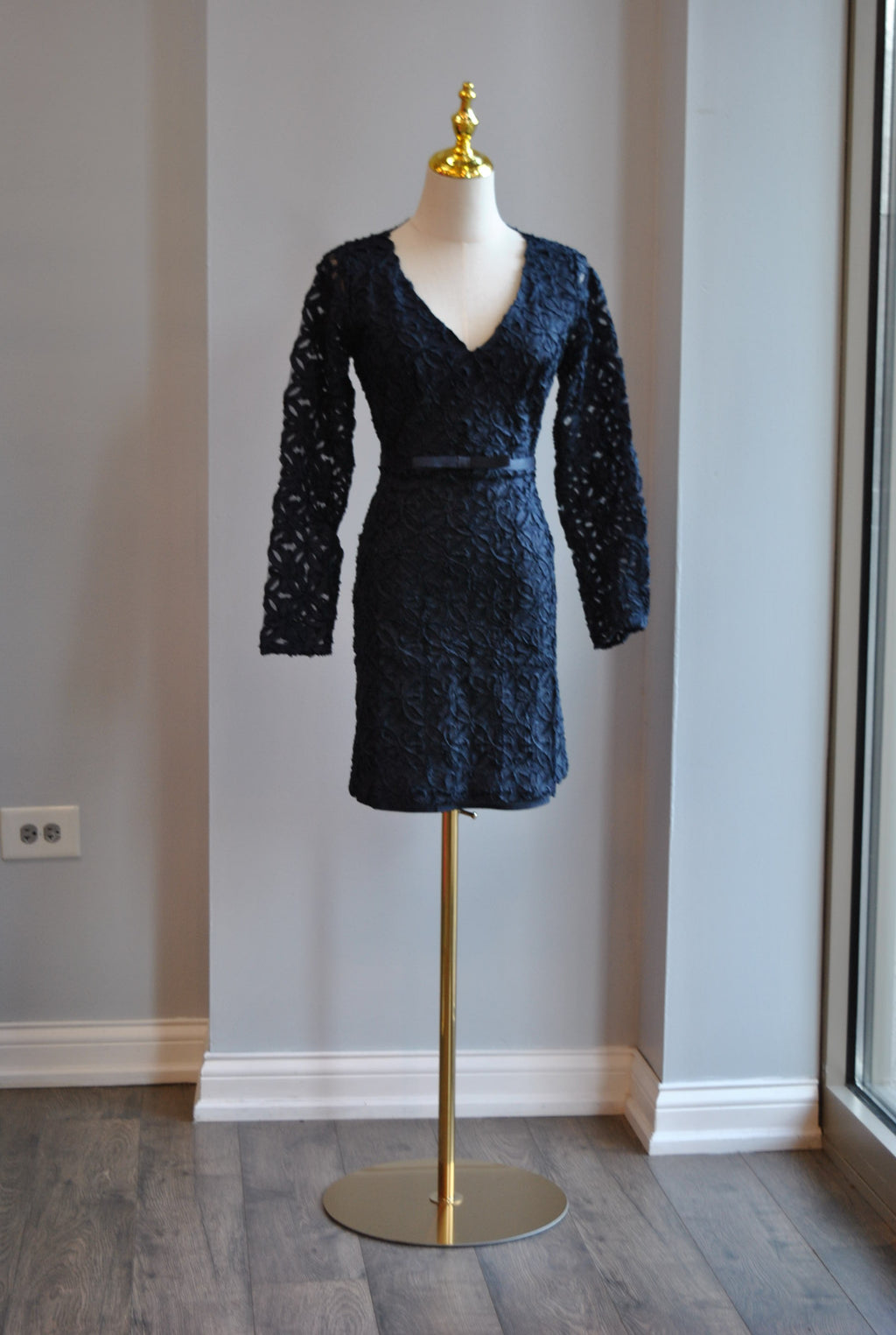 NAVY BLUE MINI COCKTAIL DRESS WITH A BELT