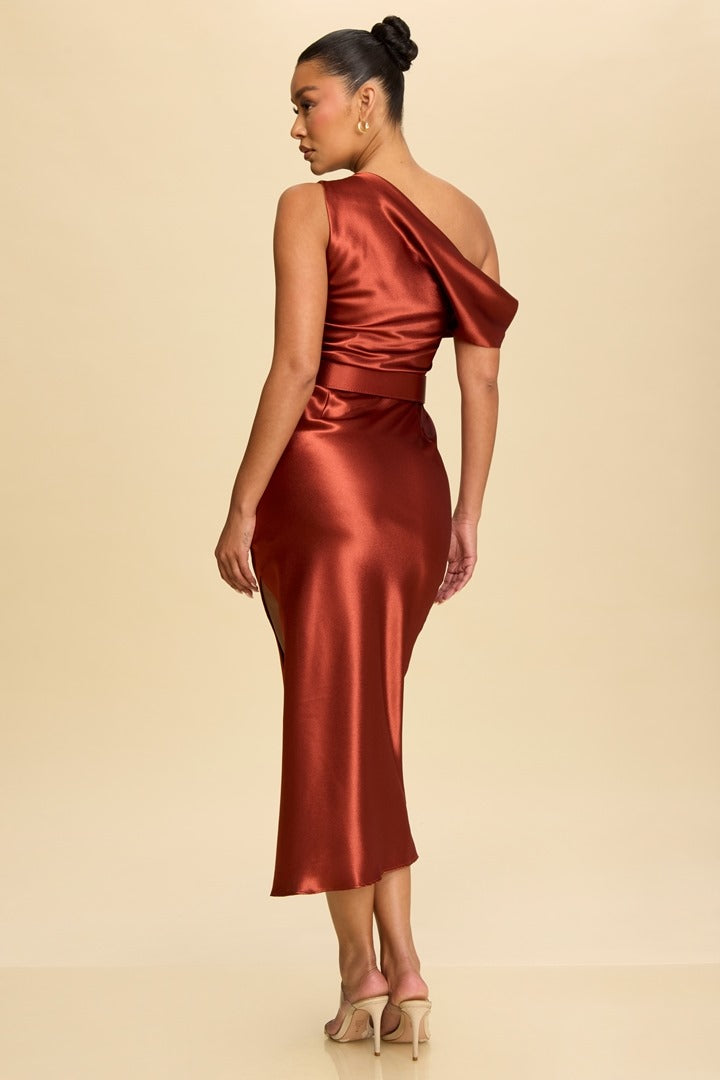 RUST SILKY MIDI DRESS WITH SIDE SLIT AND A BELT