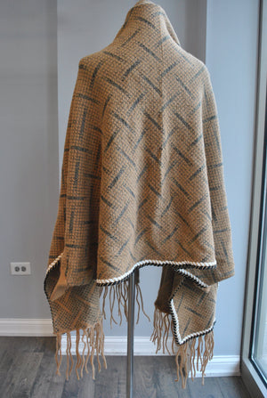 CARAMEL TWEED WRAP