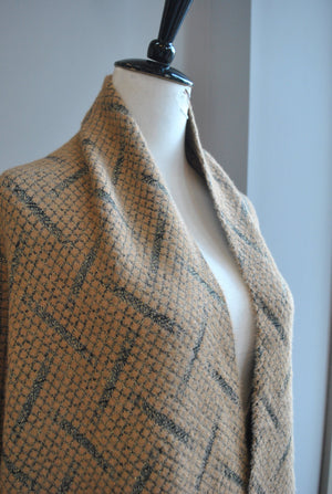 CARAMEL TWEED WRAP