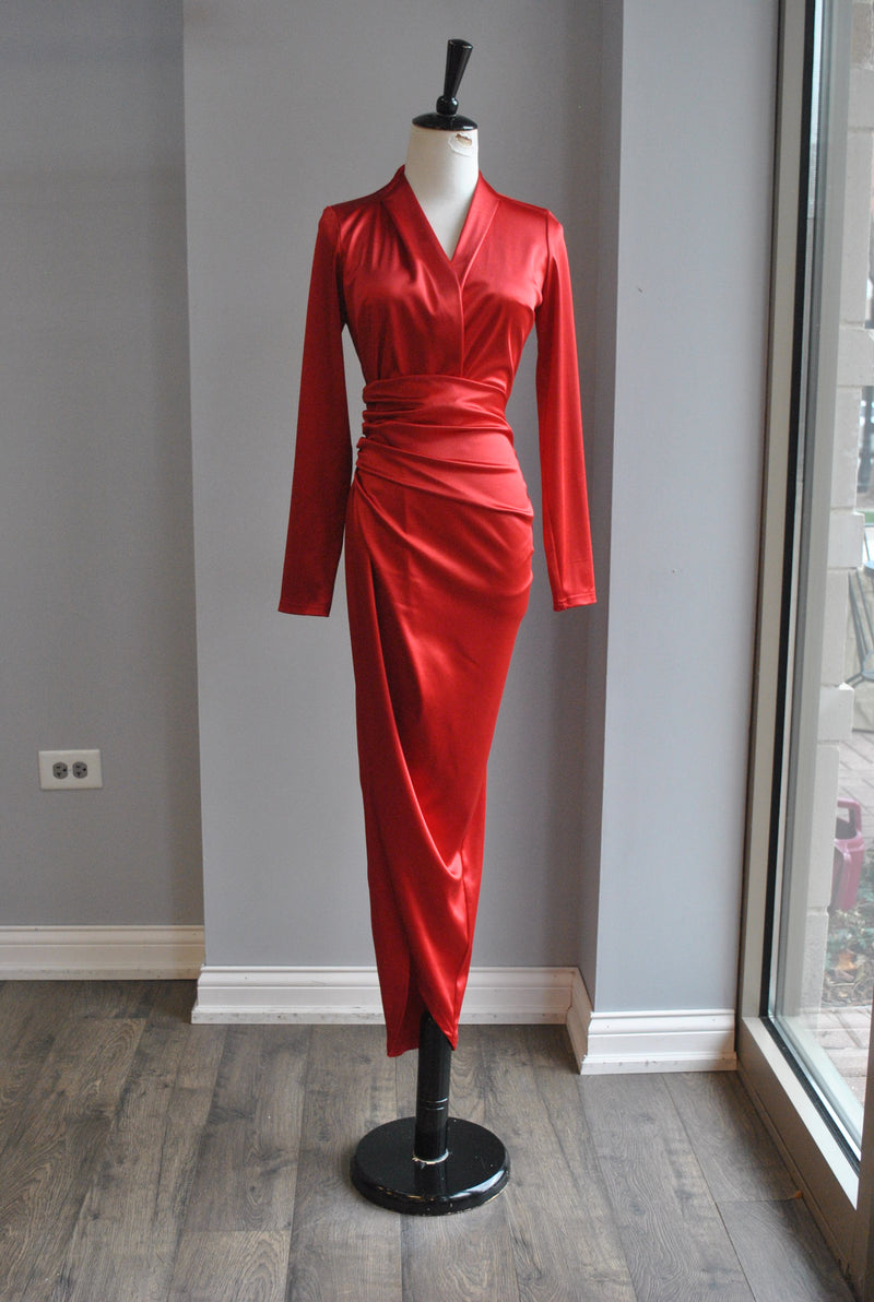 RED MIDI FIT DRESS WITH SIDE SLIP AND RUSHING