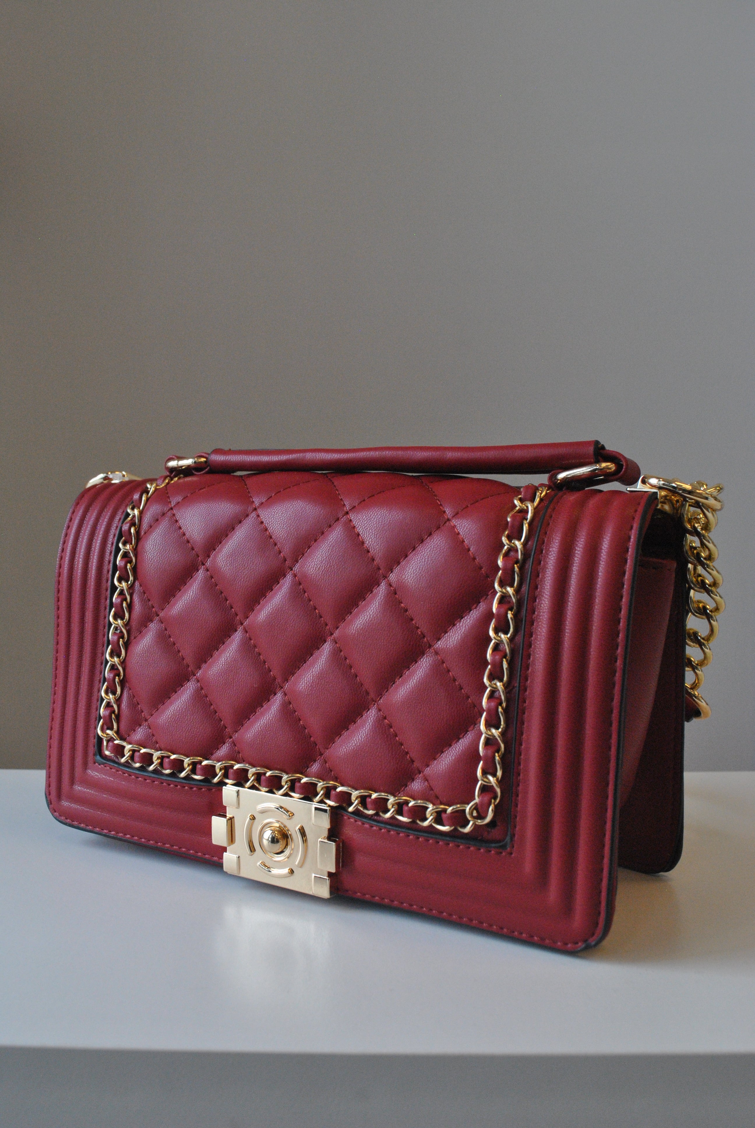 DEEP RED COLOR GUILTED CROSSBODY BAG WITH GOLD CHAIN Le Obsession Boutique