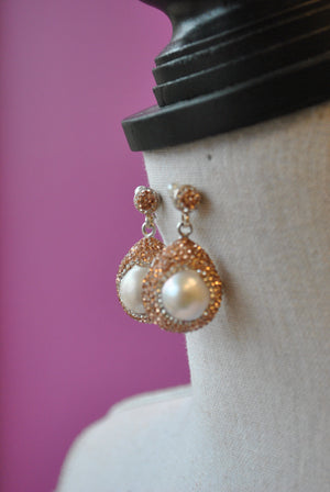 WHITE FRESHWATER PEARLS AND CHAMPAIGN SWAROVSKI CRYSTALS ELEGANT EARRINGS