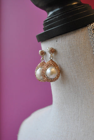 WHITE FRESHWATER PEARLS AND CHAMPAIGN SWAROVSKI CRYSTALS ELEGANT EARRINGS