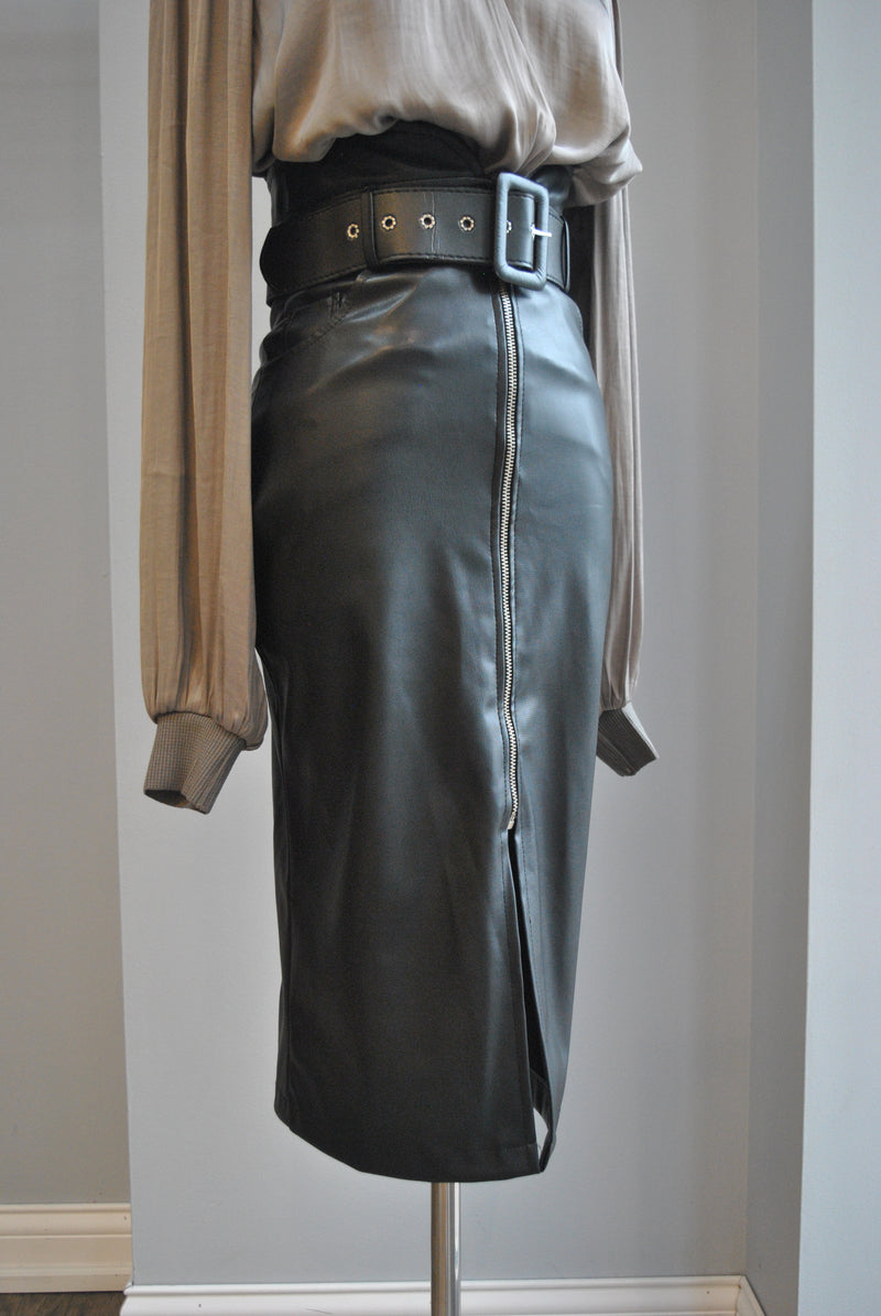BLACK FAUX LEATHER HIGH WAISTED PENCIL SKIRT WITH A ZIPPER AND A