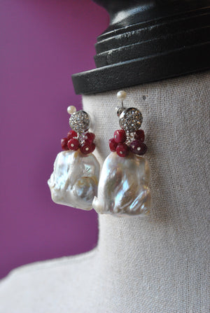 WHITW FRESHWATER PEARLS AND RUBY JADE EARRINGS