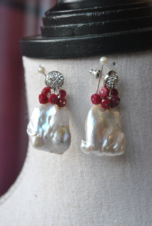 WHITW FRESHWATER PEARLS AND RUBY JADE EARRINGS