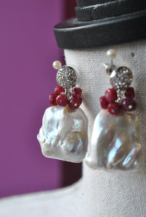 WHITW FRESHWATER PEARLS AND RUBY JADE EARRINGS