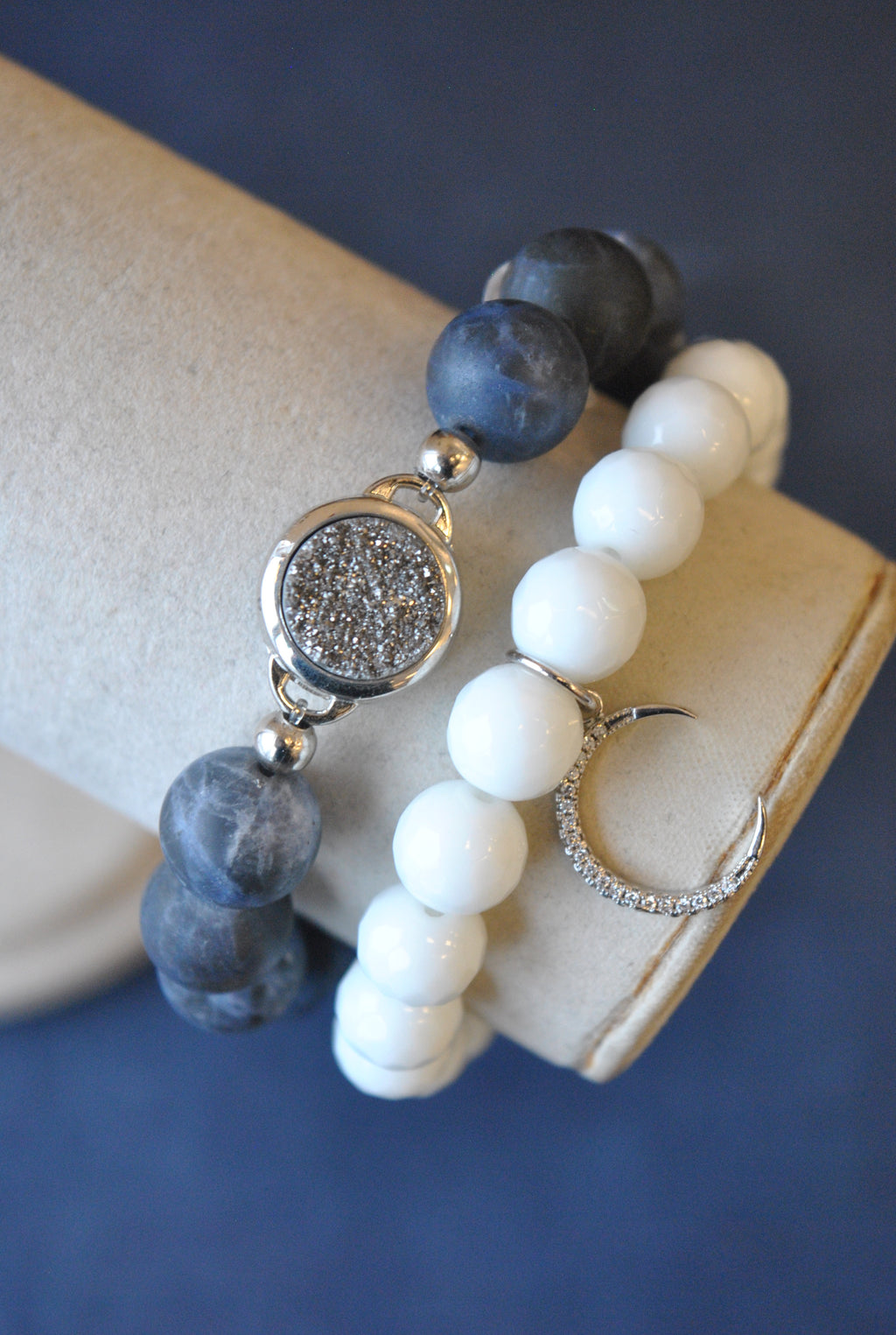 BLUE SODALITE AND WHITE ONYX STRETCHY BRACELET SET