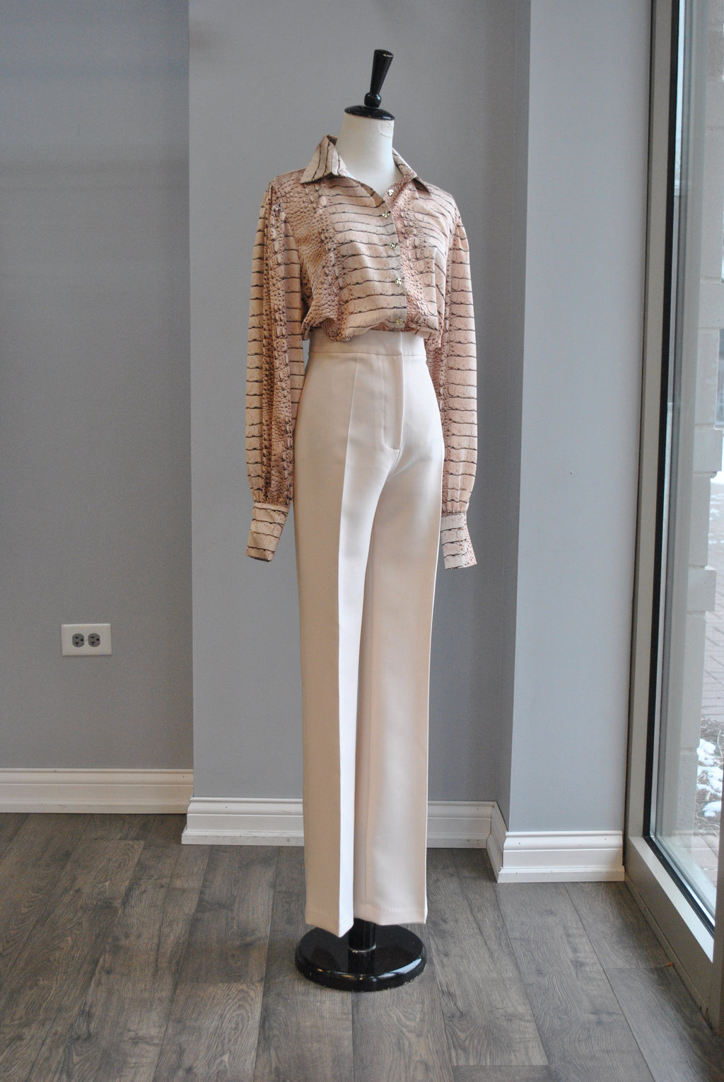 CREAM COLOR HIGH WAISTED FLAIR STYLE PANTS