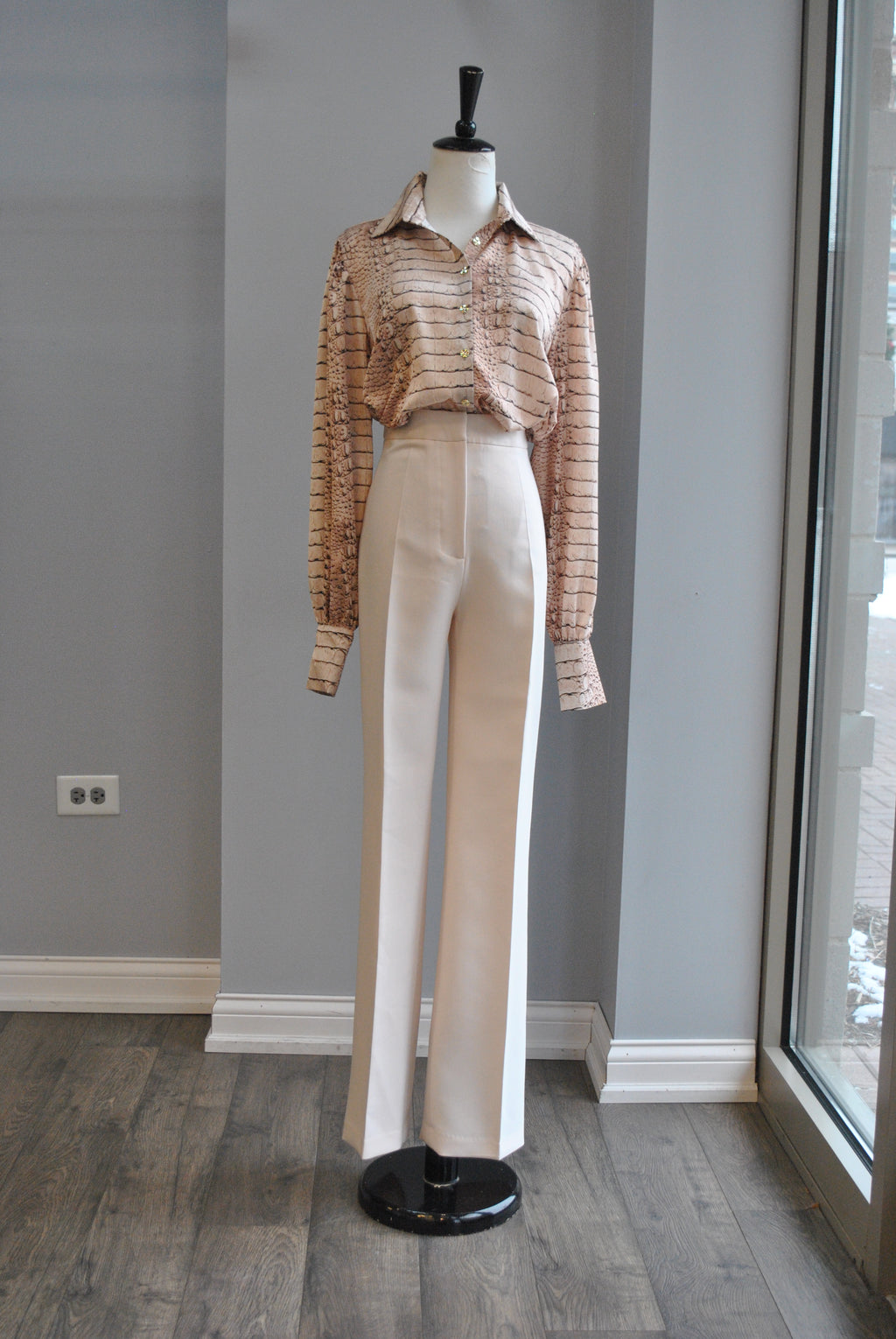 CREAM COLOR HIGH WAISTED FLAIR STYLE PANTS